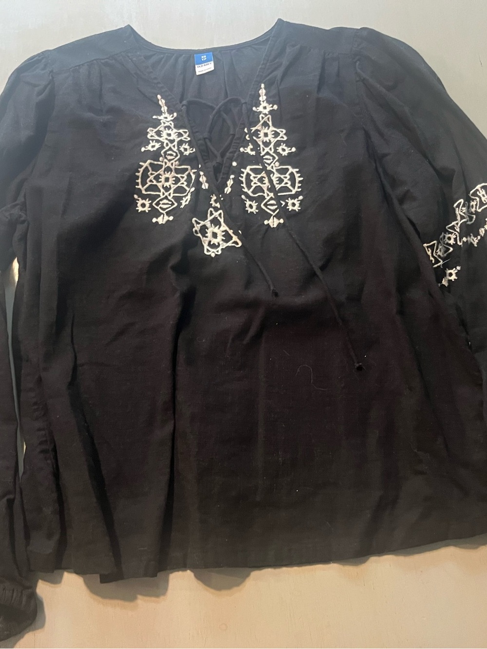 Old Navy Black Peasant Tunic with White Embroidery X Small